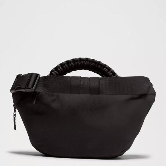 Lululemon Curved Crossbody Bag with Top Handle 3L in Black, BNWT - Picture 3 of 8